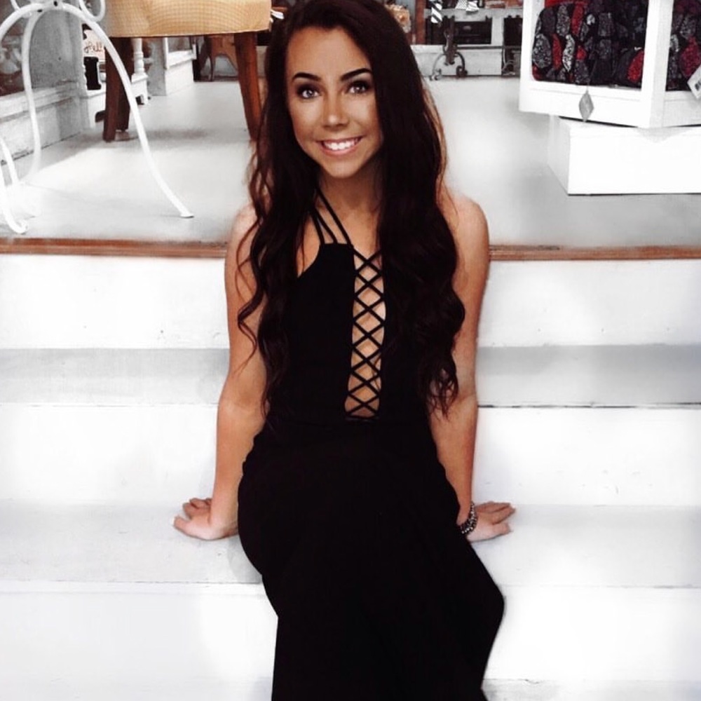stunning black dress 💋🖤 price negotiable!!!
